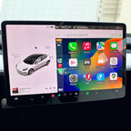 Écran central Tesla présentant une interface CarPlay